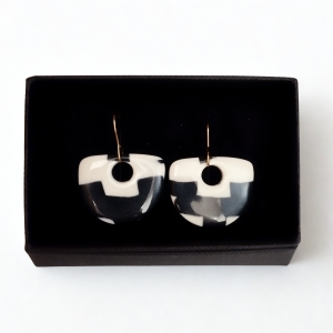 Boucles d'oreilles en porcelaine noire et blanche