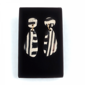 Boucles d'oreilles en porcelaine noire et blanche